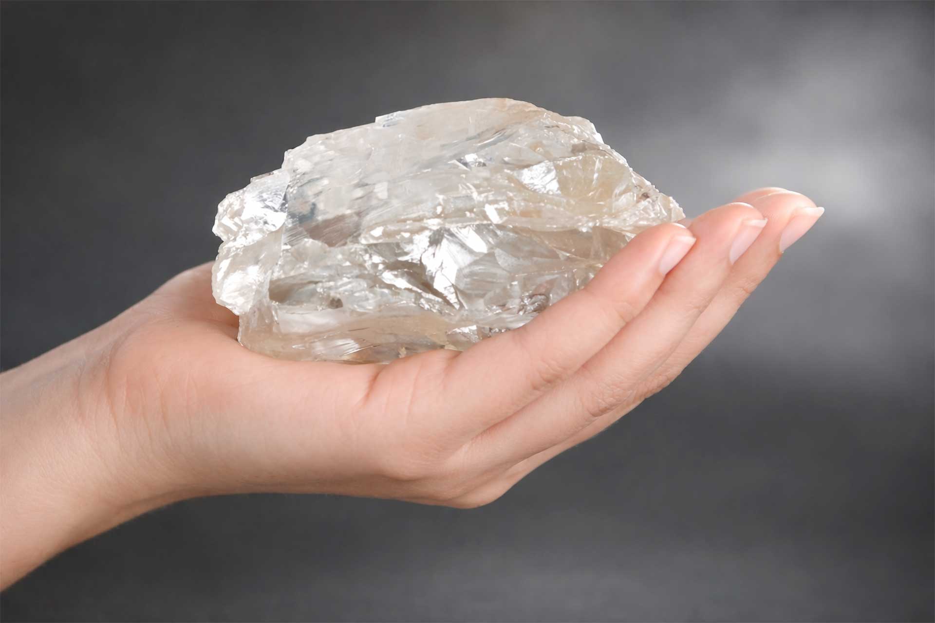 Karowe Diamond on the woman's hand