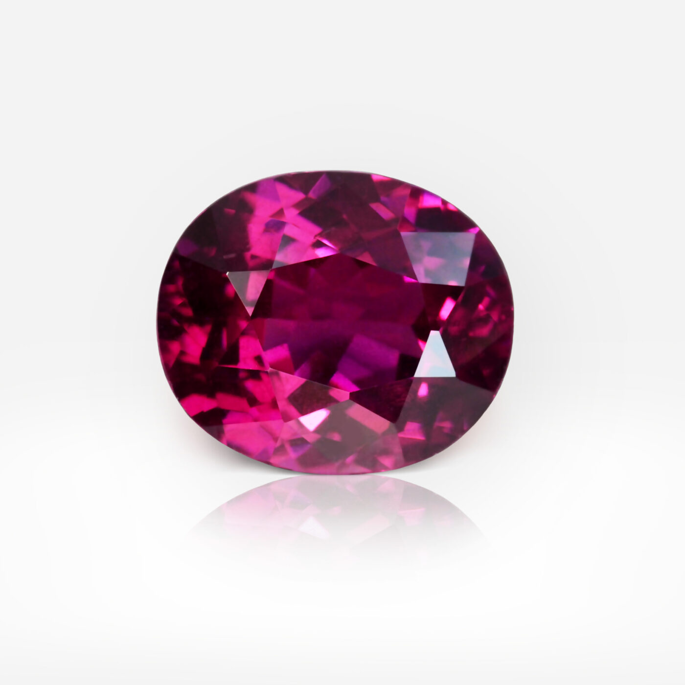 6.97 carat Oval Shape Pinkish Red Tanzanian Rhodolite Garnet - picture 1