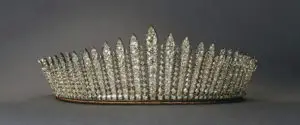 Top 5 the world's most stunning tiaras