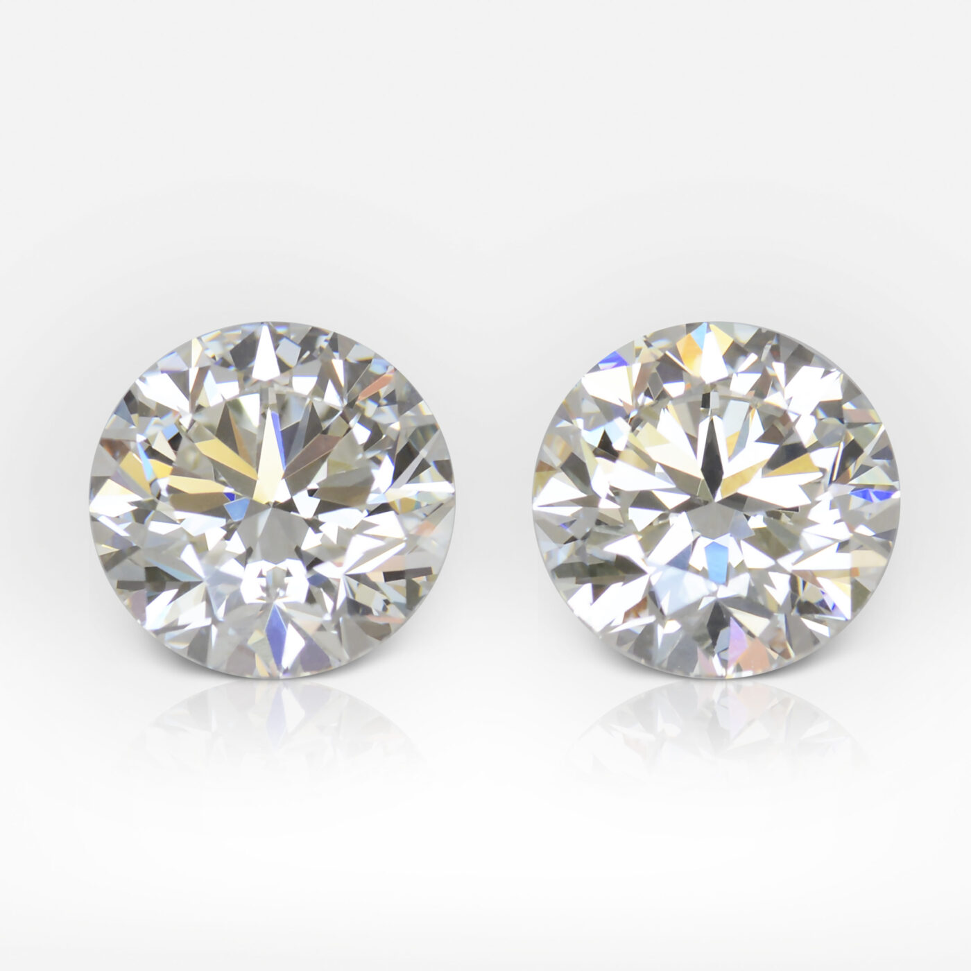 2.00 and 2.01 carat Pair of I VS1 / VS2 Round Shape Diamond HRD - picture 1