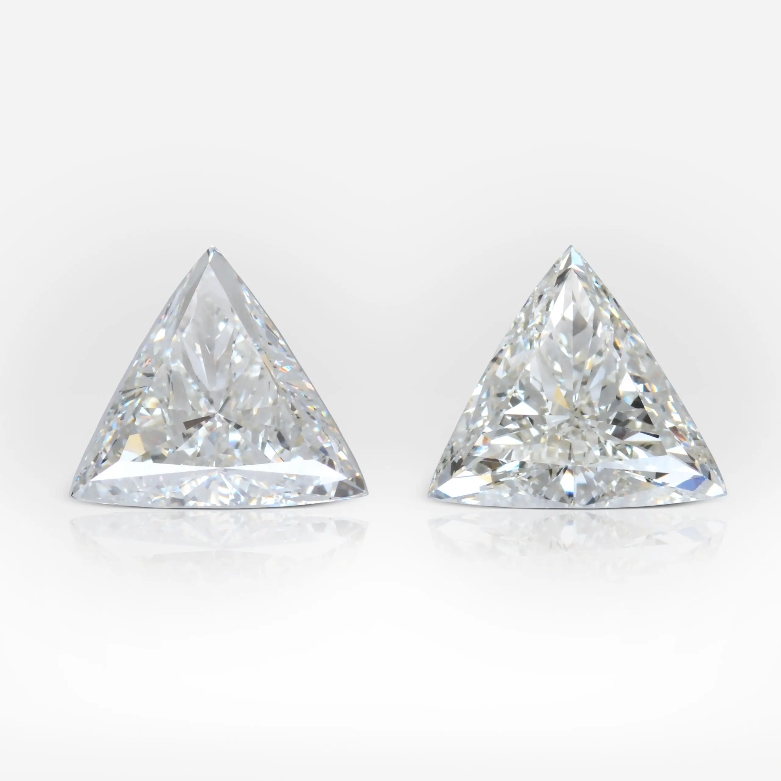 3.07 and 3.25 carat Pair of  J/H SI1 Triangle Shape Dimonds GIA - picture 1