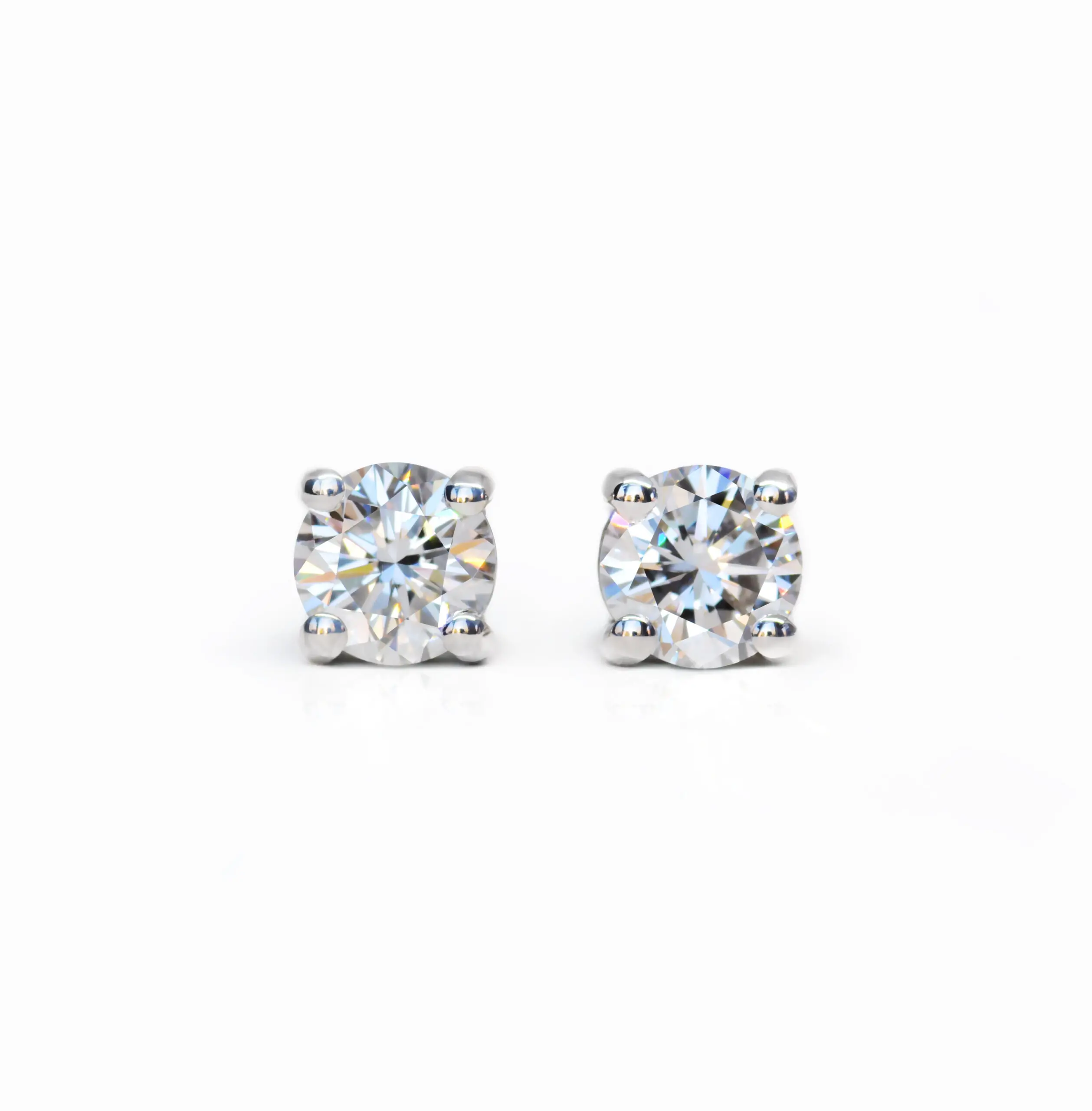 1.0 and 1.01 carat Studs Pair I SI1 Round Shape Diamonds GIA - picture 1