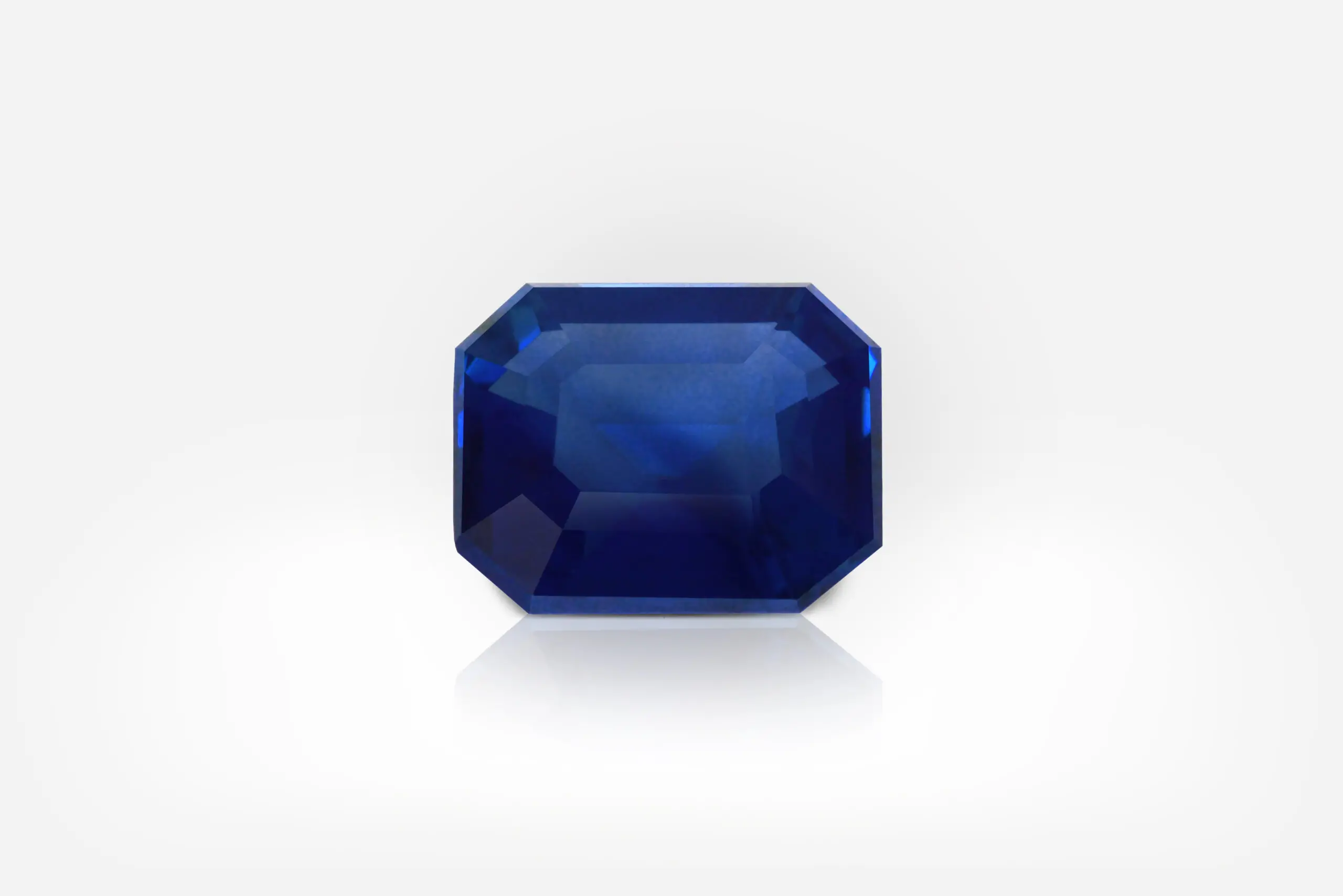 3.50 ct Madagascar Octagonal Blue Sapphire GRS - picture 1