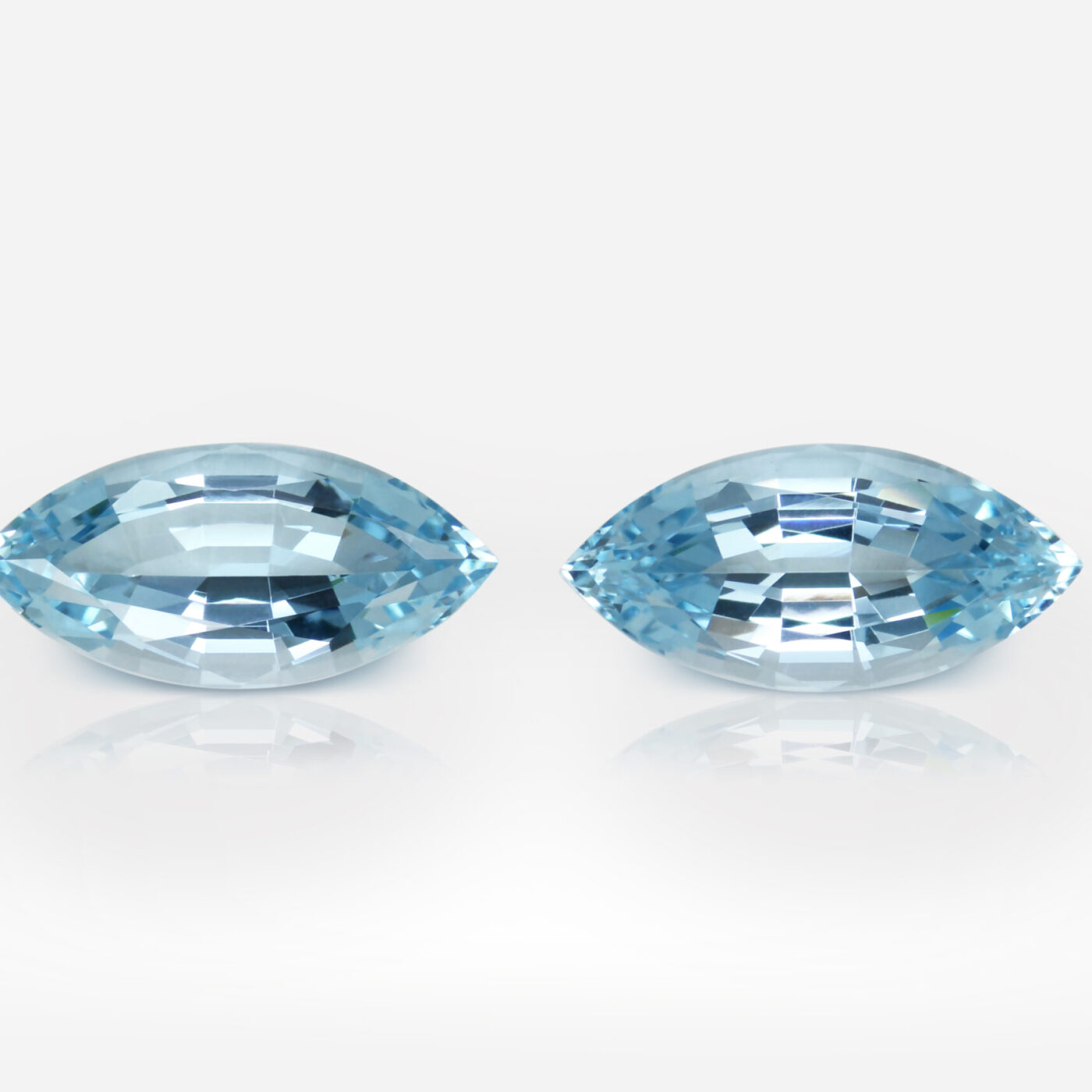 4.47 carat Pair of Marquise Shape Blue Brazilian Aquamarine - picture 1