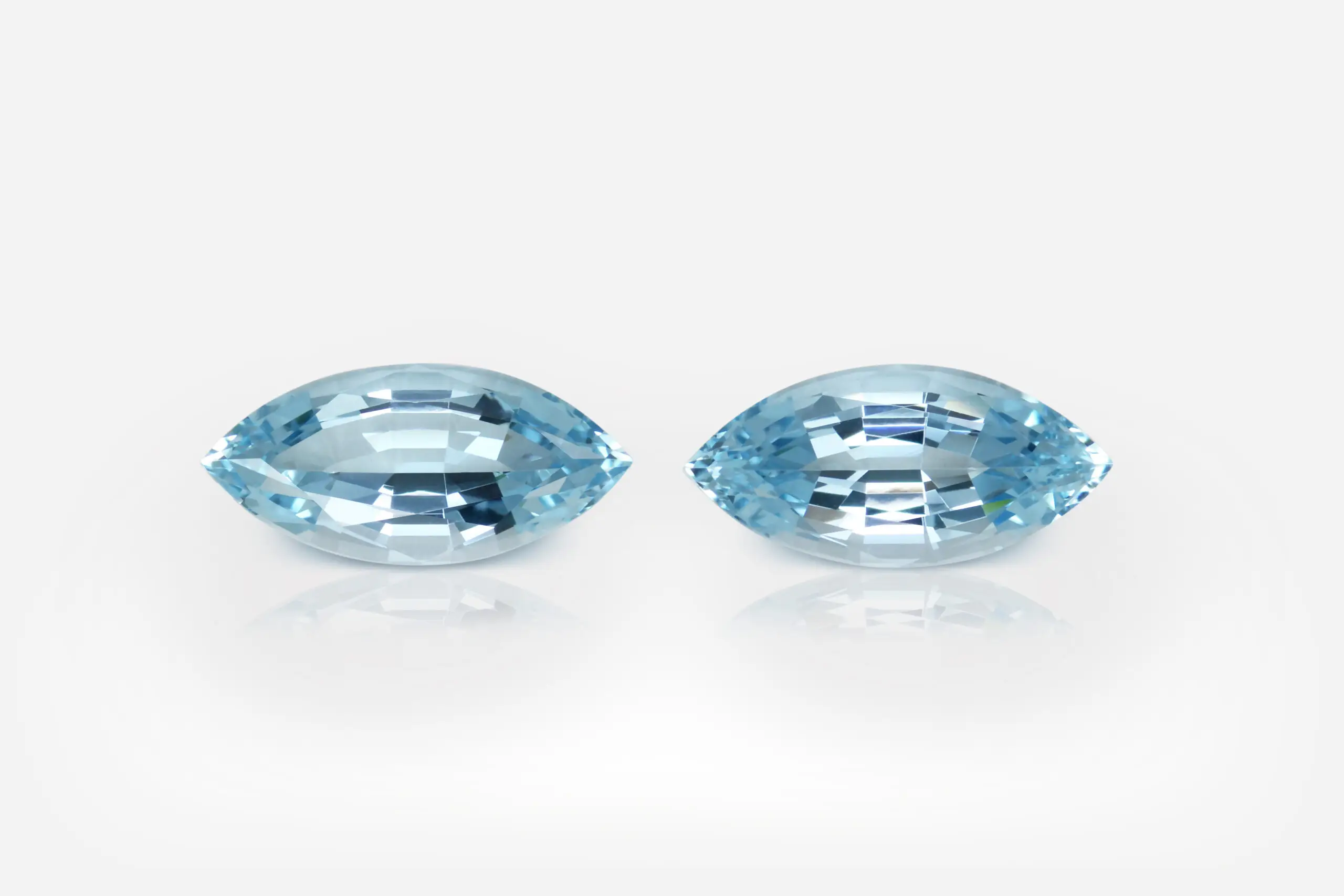 4.47 carat Pair of Marquise Shape Blue Brazilian Aquamarine - picture 1