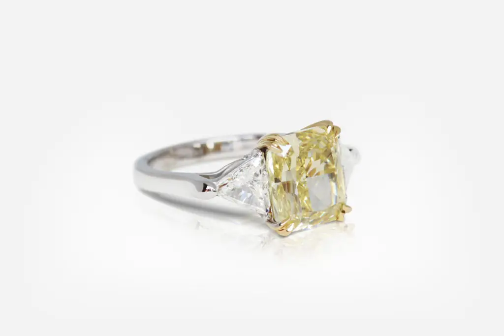 5.02 carat Fancy Yellow SI1 Radiant Shape Diamond Ring GIA - picture 1