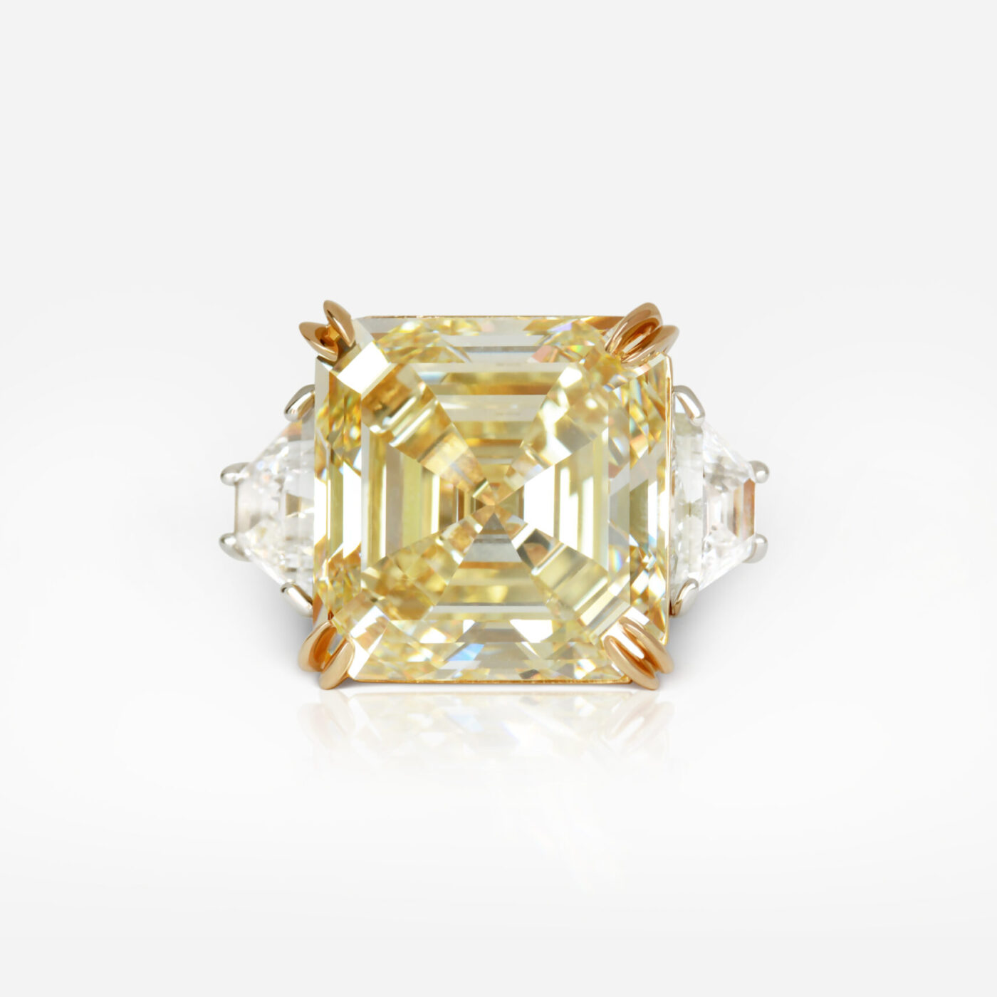 23.84 carat Fancy Yellow Square Emerald Cut VVS2 Diamond Ring GIA - picture 1