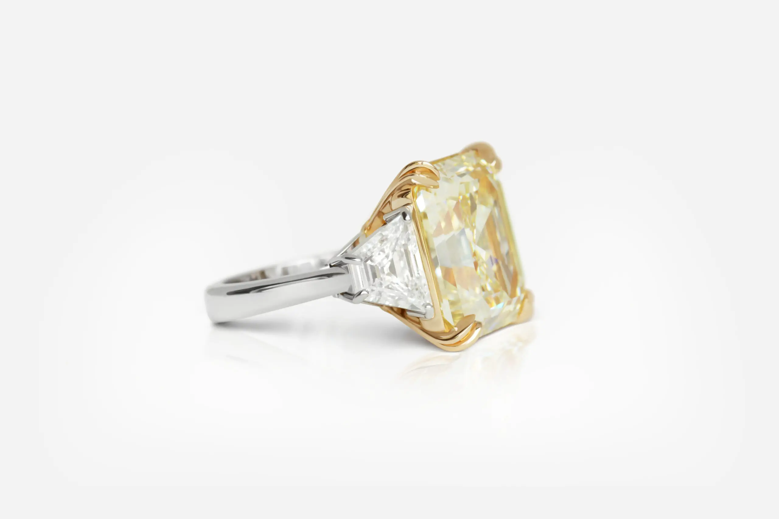 23.84 carat Fancy Yellow Square Emerald Cut VVS2 Diamond Ring GIA - thumb picture 1