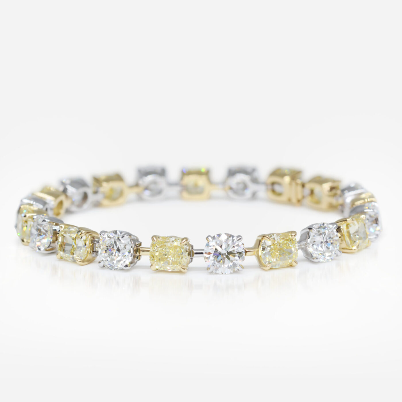 21 carat F-H / Fancy Yellow Round / Cushion shape Diamond Bracelet - picture 1