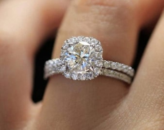 Diamond ring shapes - a complete guide