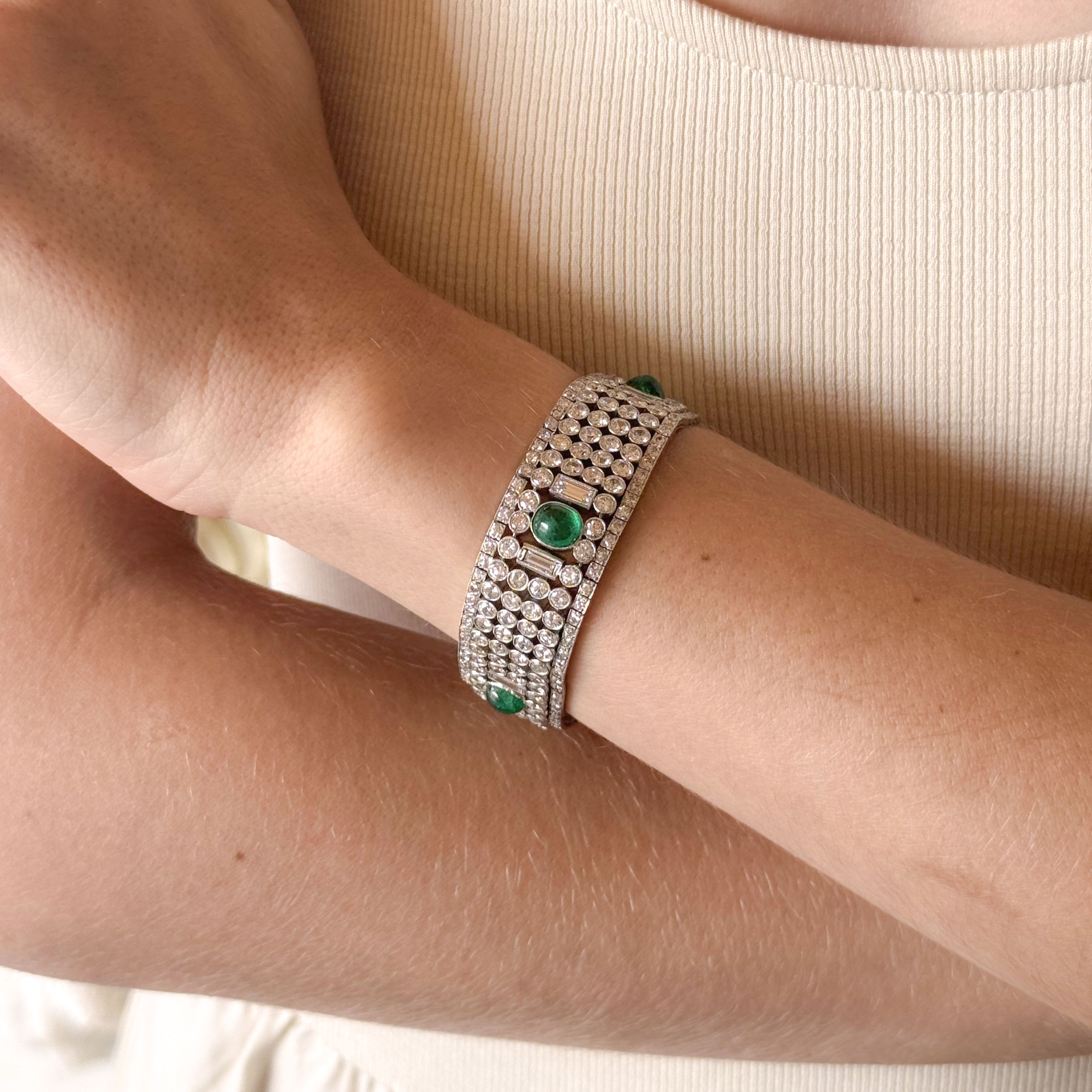 Art Deco Platinum Diamond and Emerald Ribbon Bracelet - thumb picture 4