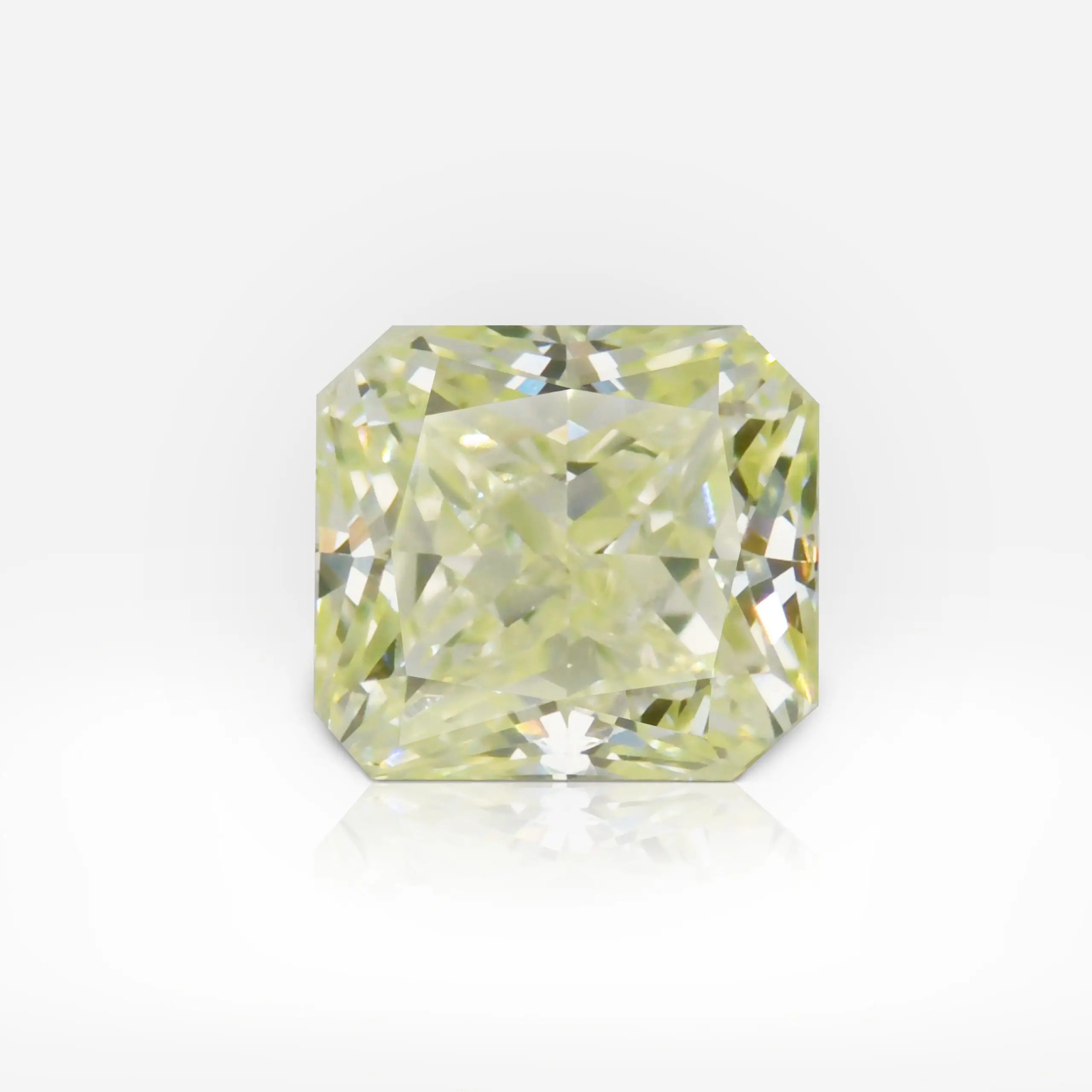 0.47 carat Fancy Green Yellow SI1 Radiant Shape Diamond GIA - picture 1