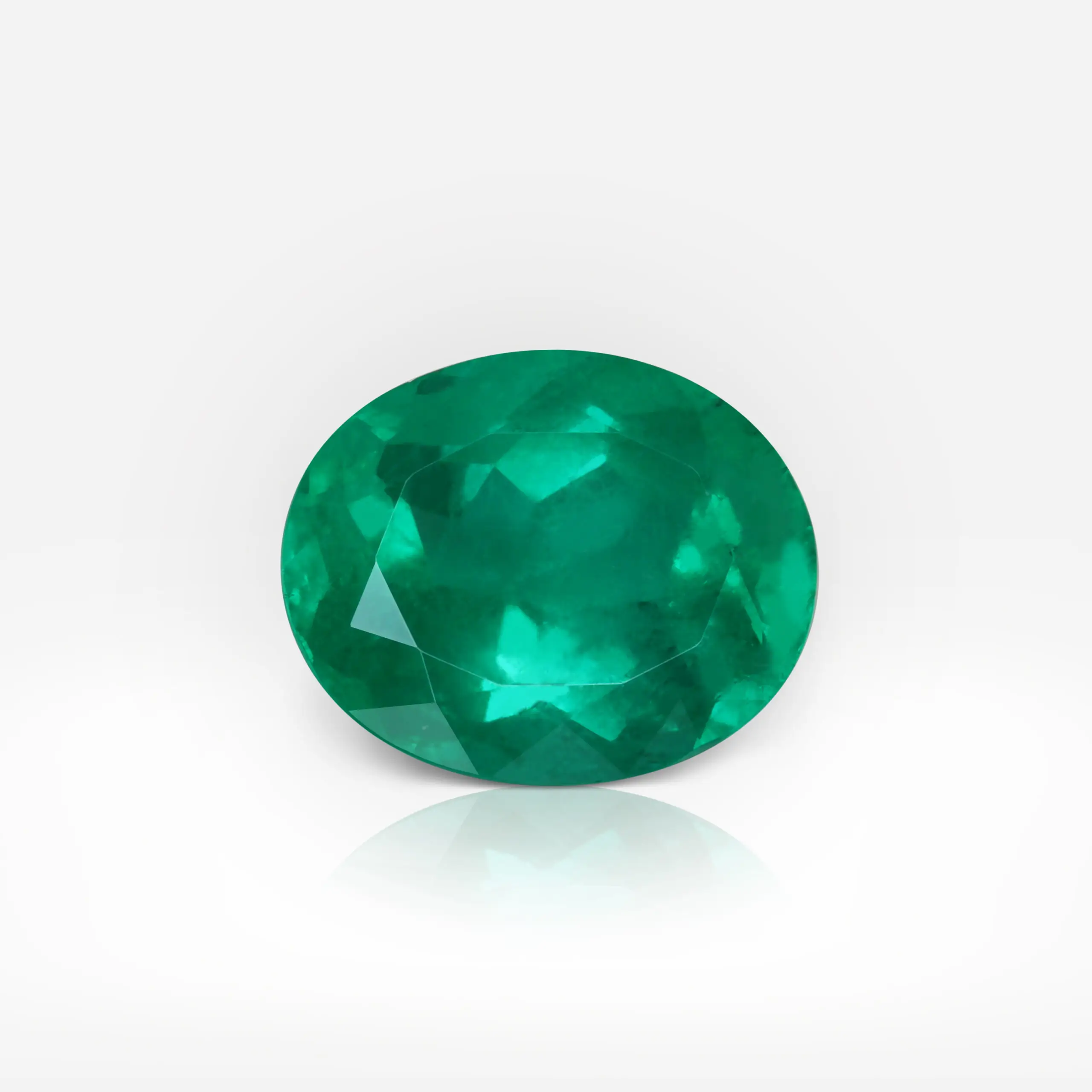 4.17 carat Oval Shape Intense Green Emerald - picture 1