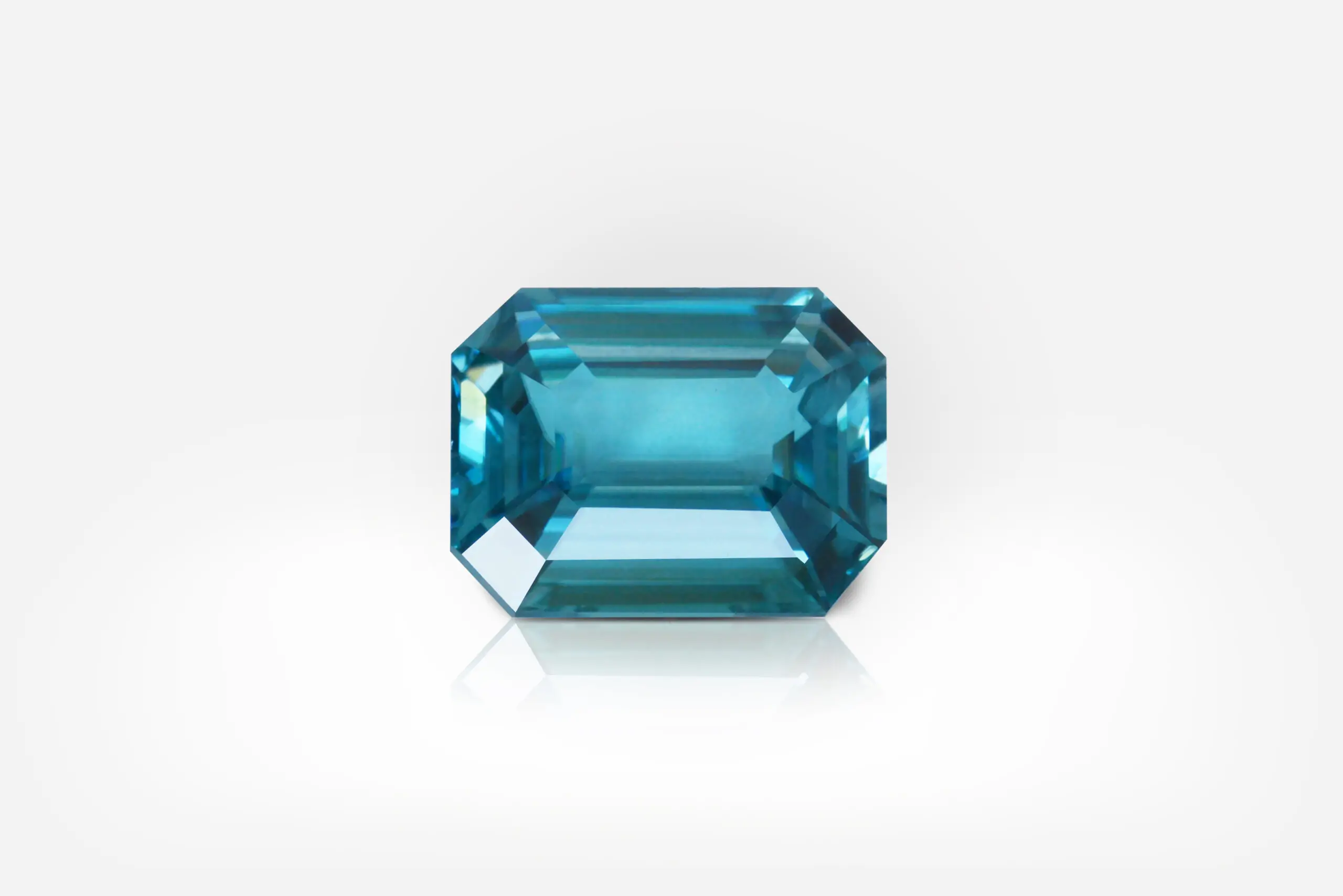 3.07 carat Zircon Intense Blue Emerald Shape - picture 1