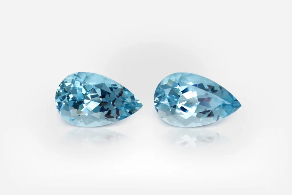 4.08 carat Pair of Pear Shape Vivid Blue Brazilian Aquamarine - picture 1