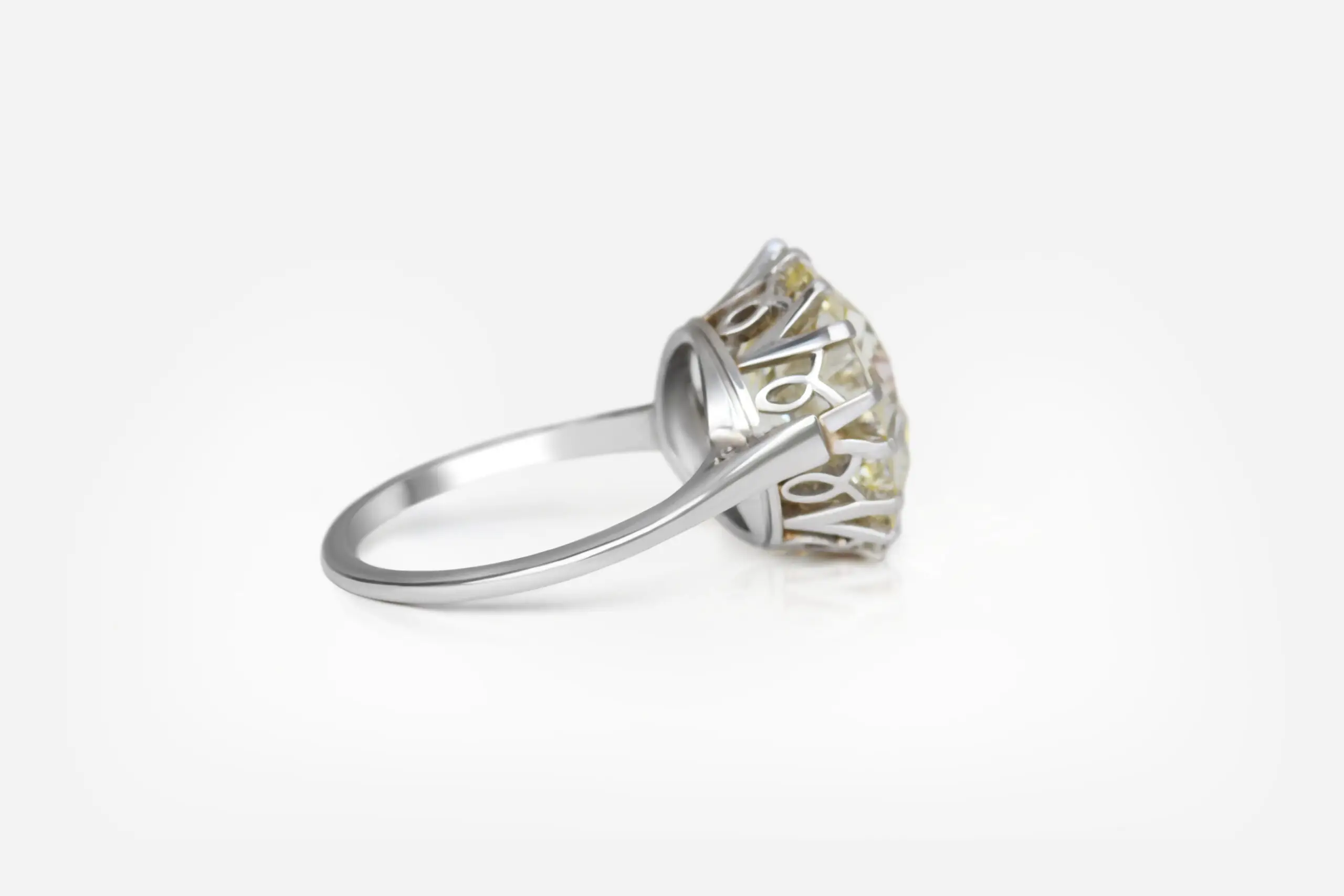 7.46 carat Q-R Circular Brilliant VS1 Diamond Ring GIA - thumb picture 1