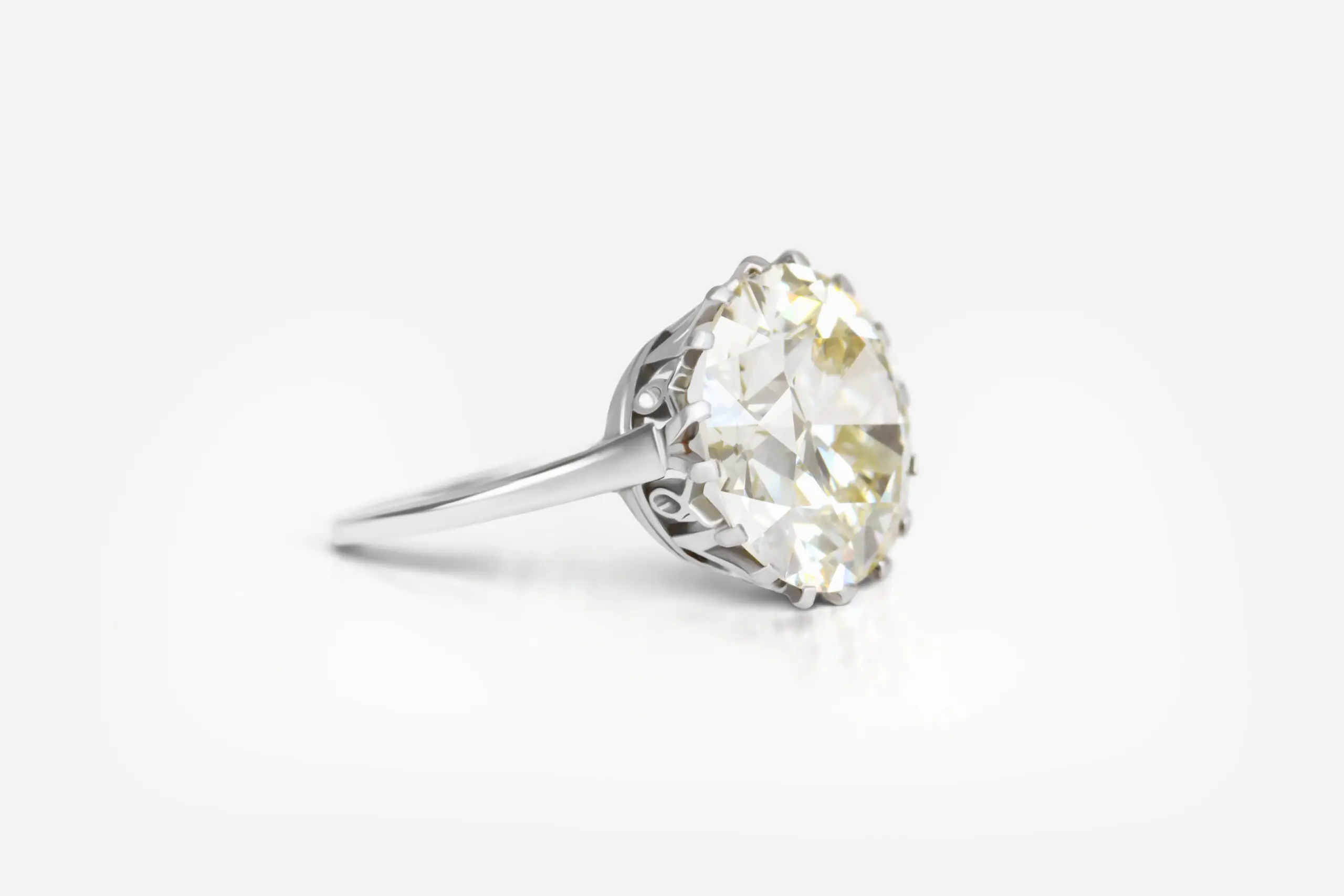 7.46 carat Q-R Circular Brilliant VS1 Diamond Ring GIA - thumb picture 1
