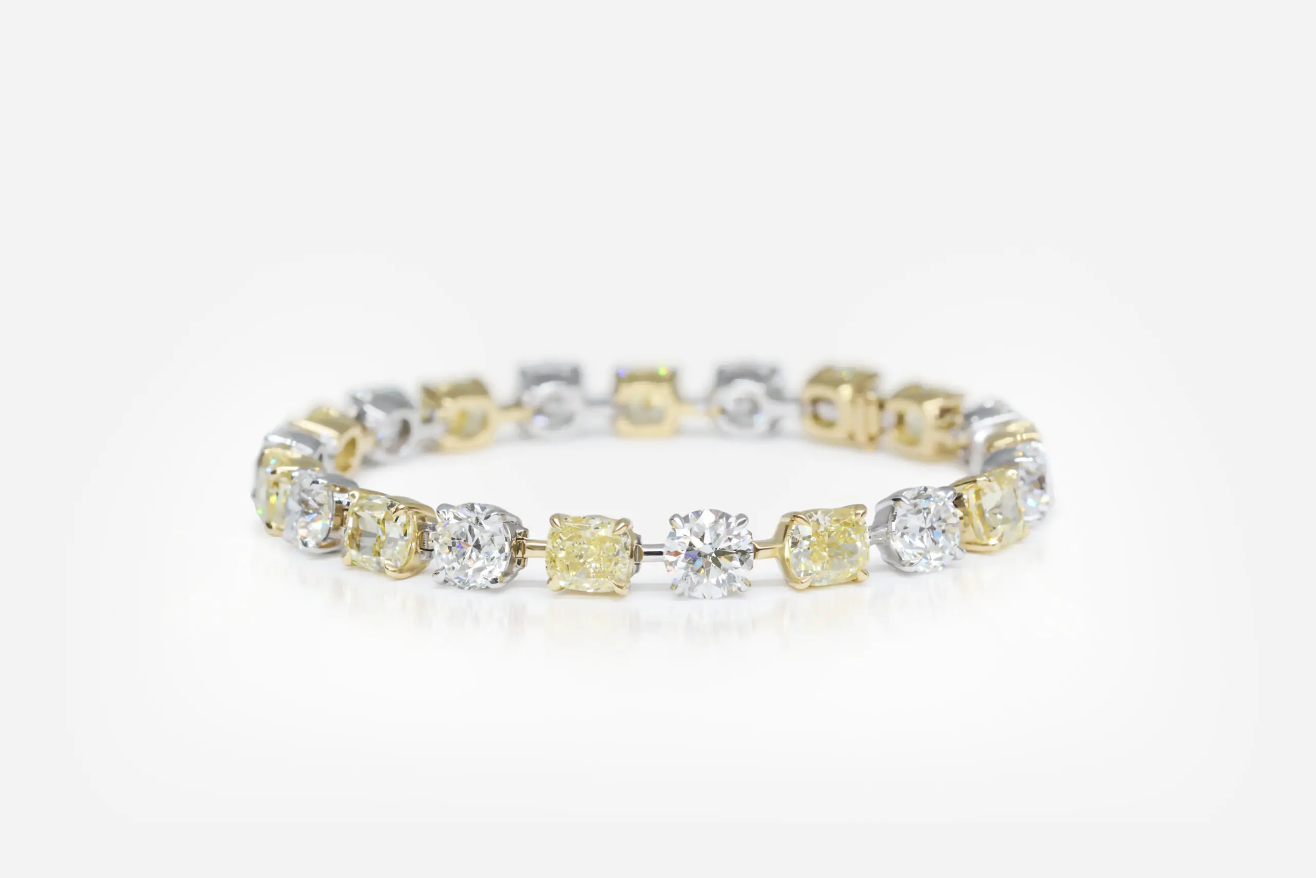 21 carat F-H / Fancy Yellow Round / Cushion shape Diamond Bracelet - picture 1
