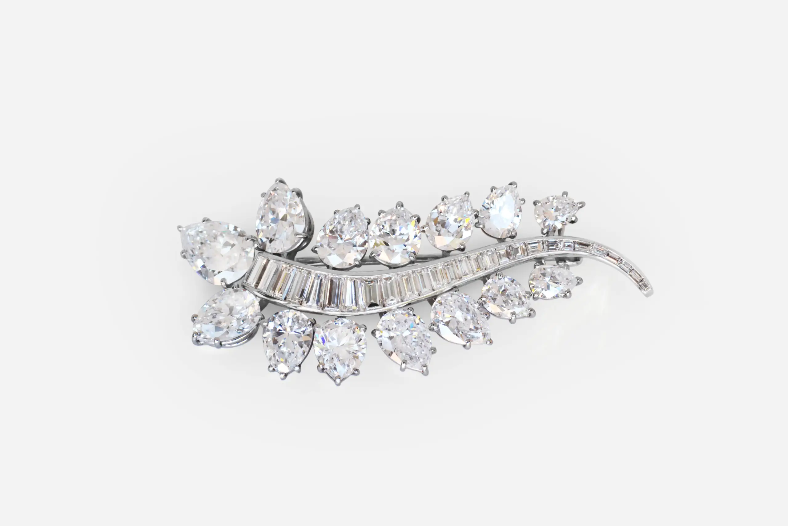 Platinum and Diamond Pear Shape Brooch Harry Winston - picture 1