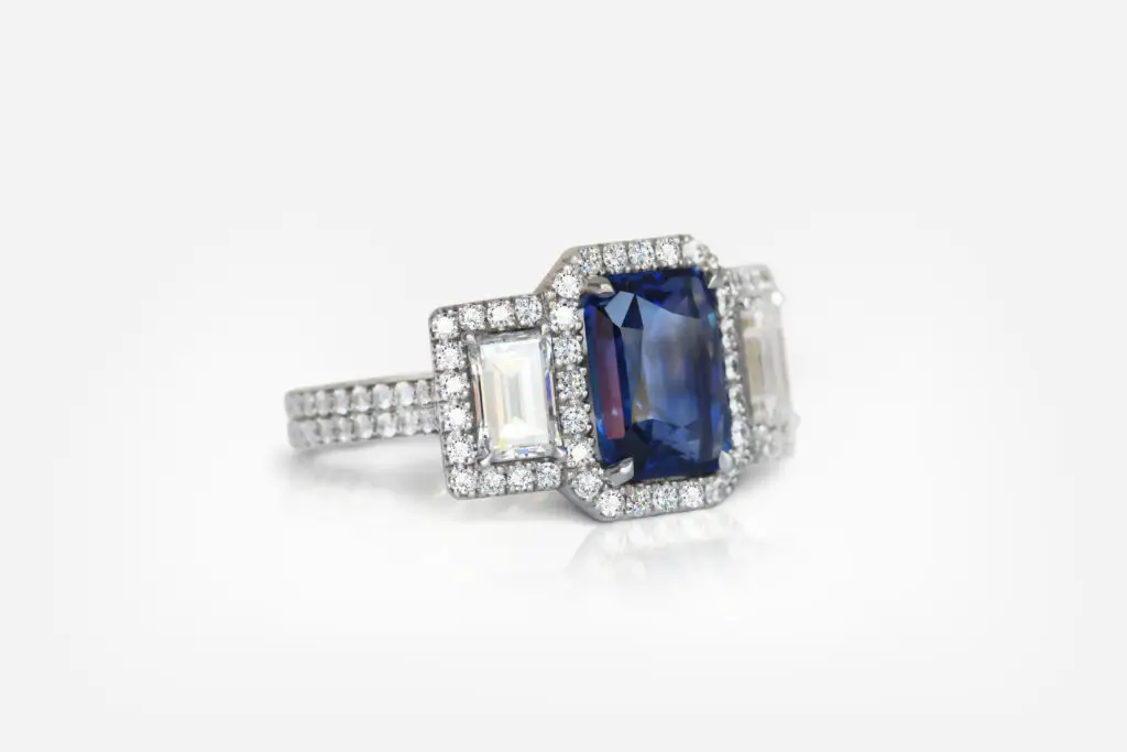 3.23 carat Blue Sapphire Octagon shape Ring GRS - picture 1